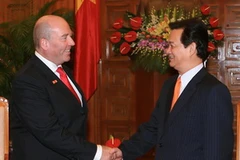 Thủ tướng Nguyễn Tấn Dũng tiếp ngài Rolf Schulze, Đại sứ Đức tại Việt Nam đến chào từ biệt, nhân kết thúc nhiệm kỳ công tác. (Ảnh: Thống Nhất/TTXVN)