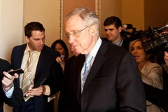 Lãnh đạo đa số tại Thượng viện Mỹ, Thượng nghị sĩ Harry Reid sau phiên họp tại Washington DC, ngày 31/7. (Nguồn: AFP/TTXVN)