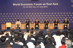 Quang cảnh phiên khai mạc diễn đàn WEF. (Ảnh: Thế Anh/TTXVN)