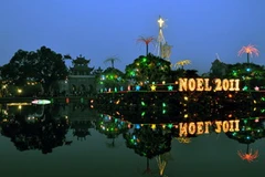 Nhà thờ Đá Phát Diệm trang hoàng chào đón Giáng sinh 2011. (Ảnh: Nguyễn Thủy/TTXVN)