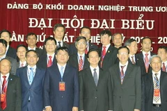 Thủ tướng Nguyễn Tấn Dũng với các đại biểu dự đại hội. (Ảnh: Thống Nhất/TTXVN)