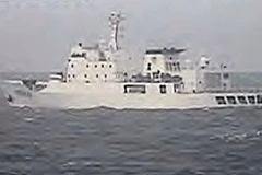 Tàu ngư chính làm nhiệm vụ tuần tra của Trung Quốc xuất hiện gần quần đảo Senkaku, phía Trung Quốc gọi là Điếu Ngư tháng 11/2010. (Nguồn: AFP/TTXVN)
