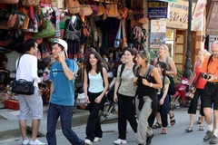 Khách du lịch đến Sa Pa. (Ảnh: Trần Việt/TTXVN)