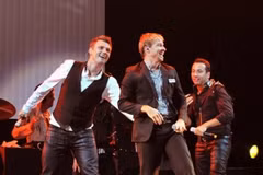 Ban nhạc Backstreet Boys trong đêm diễn tại Thành phố Hồ Chí Minh. (Nguồn: Ngoisao.net)