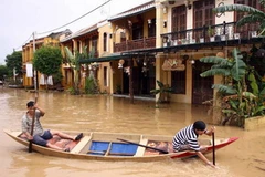 Phố cổ Hội An ngập sâu trong mưa lũ ngày 9/11. (Ảnh: Trần Lê Lâm/TTXVN)