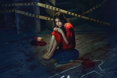 Hoàng Thùy Linh xuất hiện trong không gian bí ẩn của "Trái tim quái vật." (Ảnh: CJ)