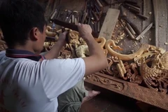 Nghề mộc là một trong những niềm tự hào của người dân Đông Thượng. (Ảnh: PV/Vietnam+)