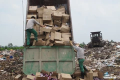 Hà Nội tịch thu, tiêu hủy hơn 7 tấn mỹ phẩm đã quá hạn sử dụng 