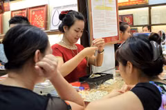 Lực đẩy yếu, giá vàng SJC và Rồng Thăng Long cùng đi ngang 