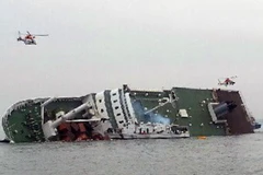 Phà Sewol đang chìm dần. (Nguồn: AFP/TTXVN)