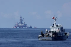 [Photo] Cận cảnh tàu và trực thăng Trung Quốc xâm phạm biển Việt Nam