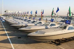 Các xuồng cao tốc mới có khả năng mang nhiều loại rocket để tấn công các mục tiêu. (Nguồn: farsnews.ir)