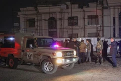 Lực lượng an ninh được triển khai sau vụ tấn công bằng rocket tại Arbil, Iraq, ngày 15/2. (Ảnh: AFP/TTXVN)