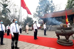 Các đại biểu dự Lễ Giỗ Tổ Mẫu Âu Cơ. (Ảnh: Trung Kiên/TTXVN)