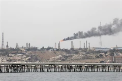 Một cơ sở khai thác dầu của Iran ở đảo Khark, ngoài khơi vùng Vịnh. (Ảnh: AFP/TTXVN)