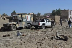 Hiện trường một vụ đánh bom xe tại tỉnh Ghazni, miền Đông Afghanistan. (Ảnh minh họa. AFP/TTXVN)