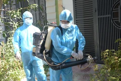 [Photo] Đà Nẵng sát khuẩn nơi ở bệnh nhân nghi nhiễm COVID-19
