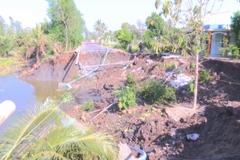 Hiện trường vụ sạt lở. (Ảnh: Nam Thái/TTXVN)