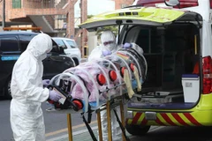 [Video] Bệnh nhân COVID-19 đầu tiên được chữa khỏi bằng huyết tương