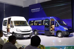 THACO Trường Hải giới thiệu dòng xe Mini Bus IVECO DAILY. (Ảnh: Trần Tĩnh/TTXVN)