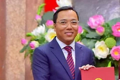 Đại sứ Nguyễn Tất Thành trình quốc thư lên Toàn quyền Australia 