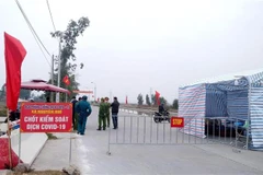 Chốt kiểm soát dịch COVID-19 tại Quảng Ninh. (Ảnh: TTXVN phát)