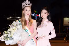 Á hậu Phương Nhi đón Miss International 2022 Jasmin Selberg tại sân bay. (Ảnh: CTV/Vietnam+)