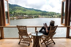 Tình hình kinh tế khó khăn khiến người Việt có nhiều mối bận tâm khi lên kế hoạch du lịch. (Ảnh: PV/Vietnam+)