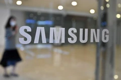Biểu tượng Samsung tại cửa vào tòa nhà của tập đoàn này ở Seoul, Hàn Quốc. (Ảnh: AFP/TTXVN)