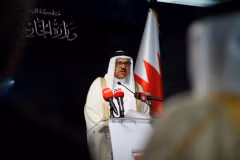 Ngoại trưởng Bahrain Abdullatif bin Rashid al-Zayani đã tới Iran và gặp người đồng cấp Iran. (Nguồn: Reuters)