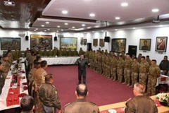 Tướng Juan Jose Zuniga (giữa) phát biểu tại La Paz, Bolivia. (Ảnh: Asia One/ TTXVN)