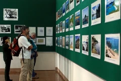 Phú Quốc: Khai mạc triển lãm ảnh "Tự hào biển, đảo Việt Nam"