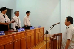 Giữ nguyên mức án với nguyên trưởng phòng đất đai Bình Thuận