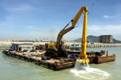 Hà Tĩnh động viên các chuyên gia, công nhân nước ngoài