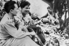 Đại tướng Nguyễn Chí Thanh (phải). (Nguồn: TTXVN)