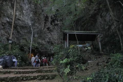 Lối vào cửa hang động, được cho là nơi đội bóng thiếu niên bị mất tích. (Nguồn: Thai News Pix/AP)