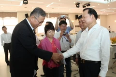 Phó Thủ tướng làm việc với Bình Dương về khôi phục nhanh sản xuất 