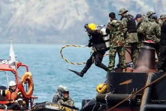 Hàn Quốc quyết tâm hoàn thành cứu nạn phà SEWOL vào 10/5