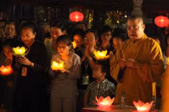Đêm hội hoa đăng cầu nguyện cho Hà Nội luôn phát triển bền vững
