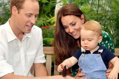 Hoàng tử bé nước Anh nhận 4.000 món quà trong năm đầu đời