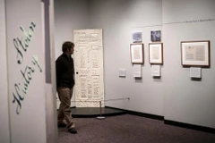 Triển lãm chữ ký của hơn 100 nhân vật nổi tiếng 