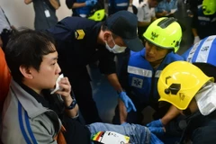 Tàu cao tốc đâm vào đê chắn sóng ở Macau, 70 người bị thương