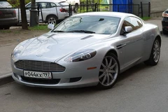 Aston Martin thu hồi gần 17.600 xe do bị lỗi chân ga