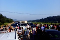 Vụ dân chặn đường cao tốc: Công ty trả tiền công trước 20/10