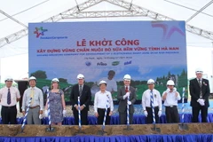 FrieslandCampina xây dựng vùng nuôi bò sữa bền vững ở Hà Nam