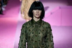 Người mẫu của Marc Jacobs dẫn đầu xu hướng để mặt mộc 