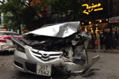 "Xe điên" gây tai nạn liên hoàn nghiêm trọng ở phố Bà Triệu