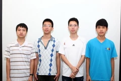 Bốn học sinh Việt Nam đều giành huy chương Olympic tin học 