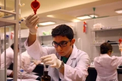 Môn thi thực hành Olympic hóa học quốc tế diễn ra suôn sẻ