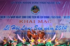 Khai mạc lễ hội Làng Sen kỷ niệm ngày sinh Chủ tịch Hồ Chí Minh